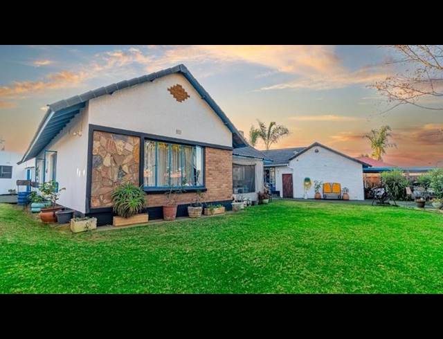 4 BEDROOM HOUSE FOR SALE IN RACEVIEW